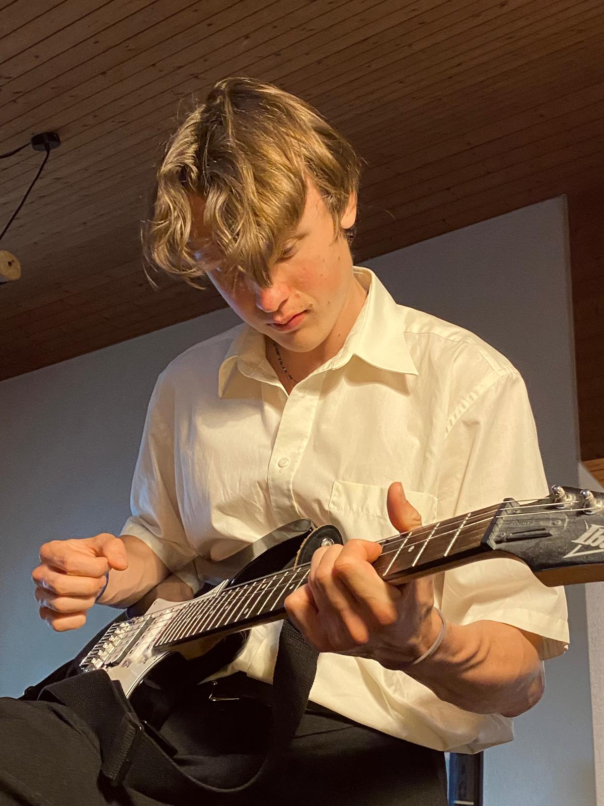 Guitar Guitar