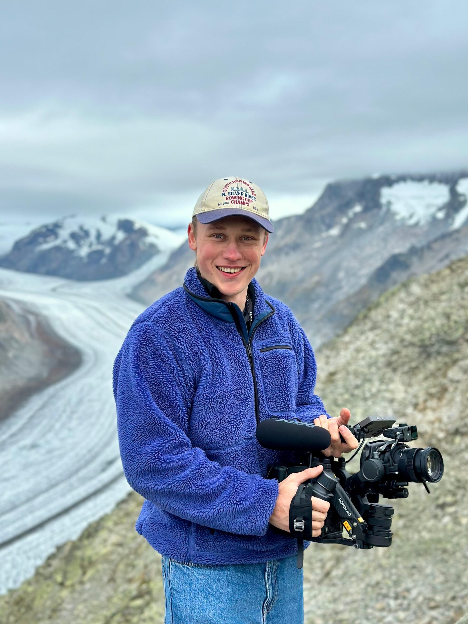 edc6c6f4-6156-41d2-8d68-3fe7b716b6b1 2